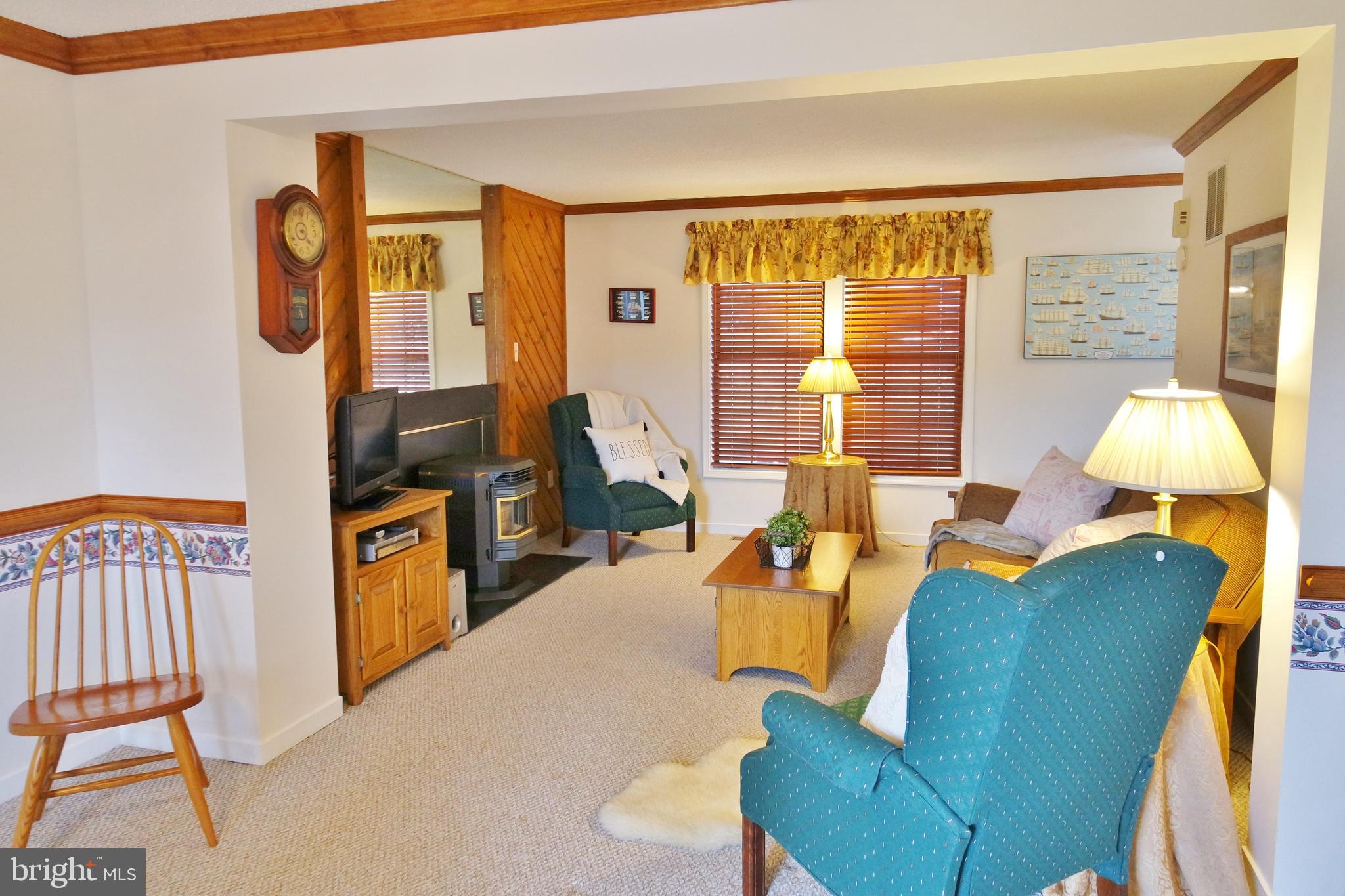 LAKEVIEW PEDESTAL HOMES - Residential