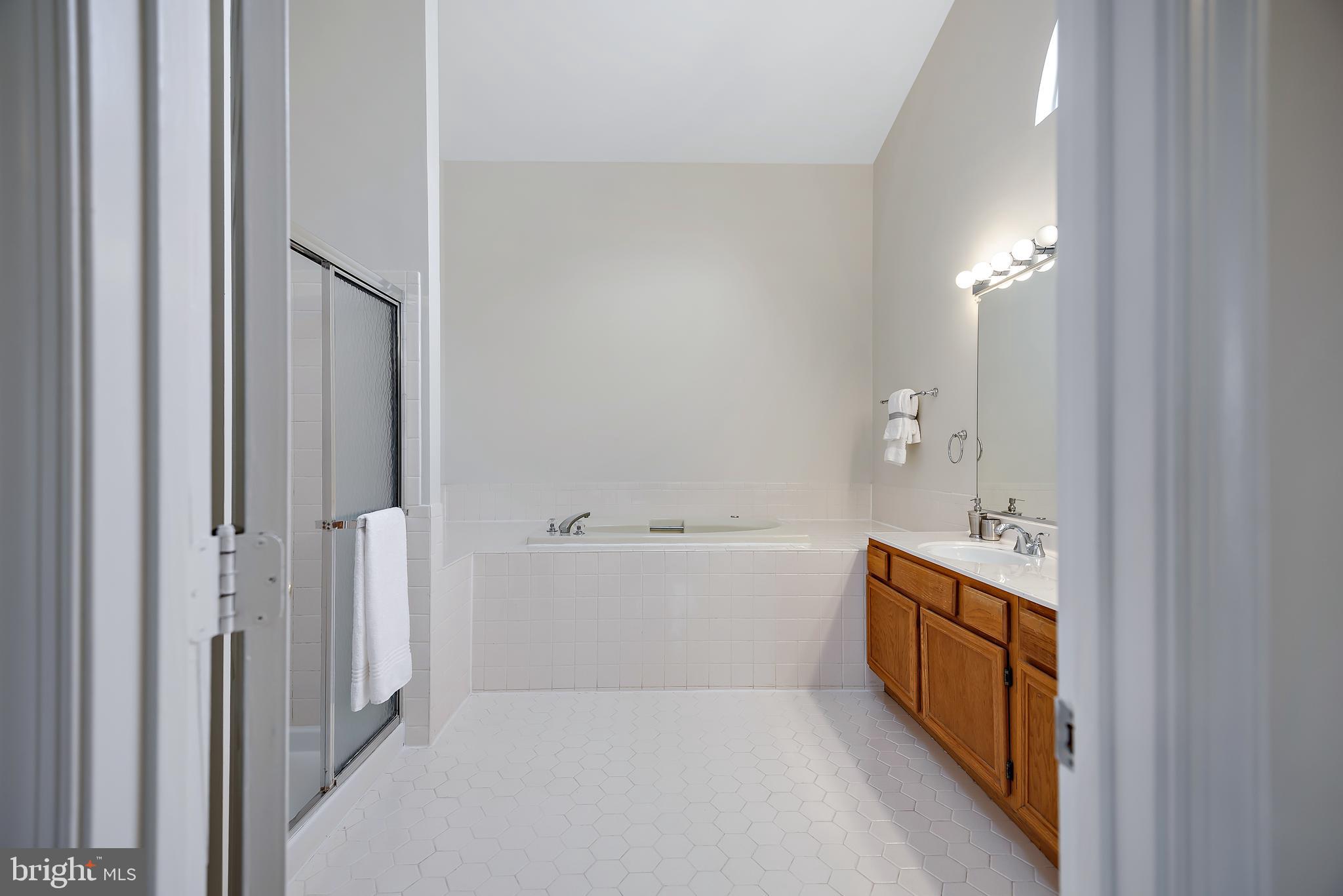 CHESTNUT HILLS - Residential