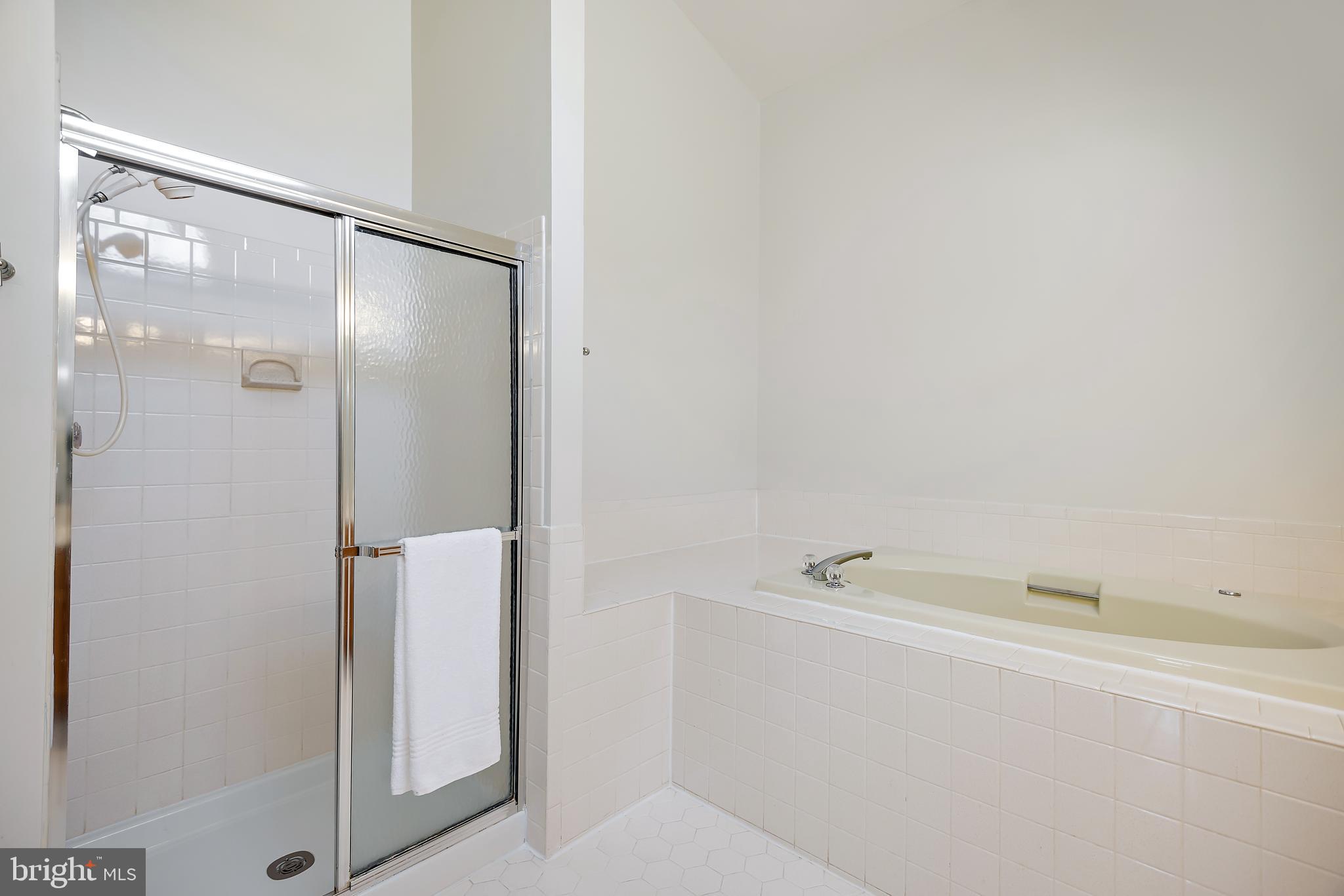 CHESTNUT HILLS - Residential