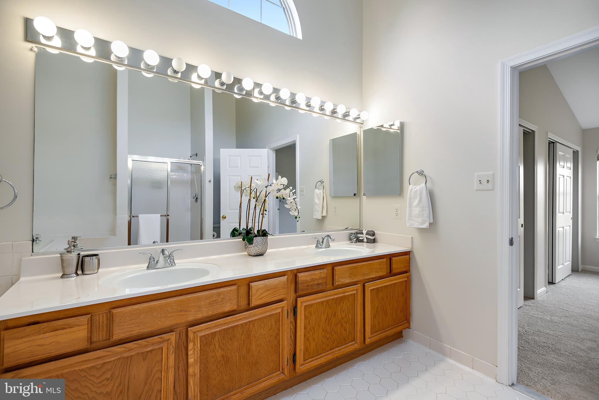 CHESTNUT HILLS - Residential