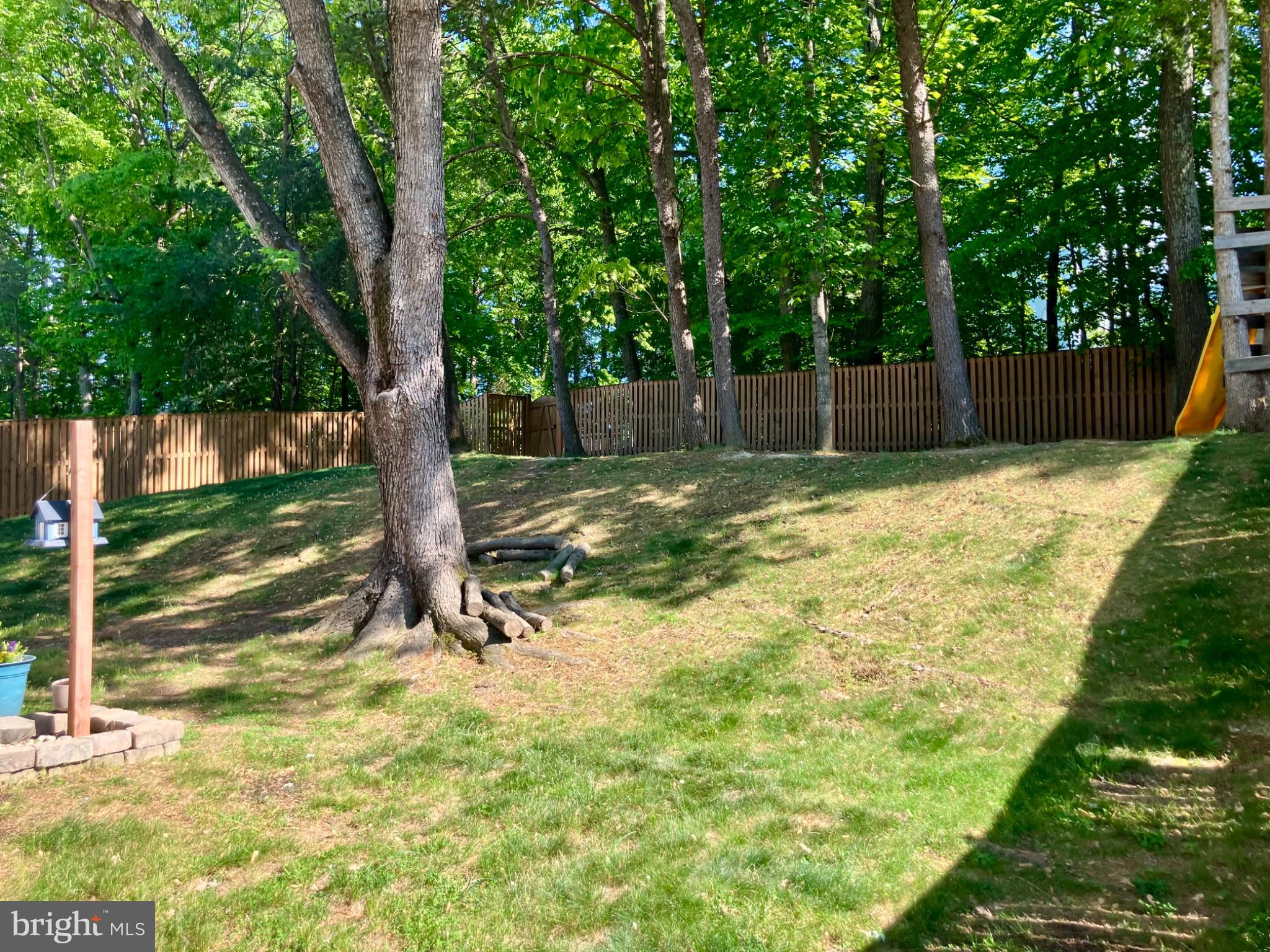 6111 PLAINVILLE LANE