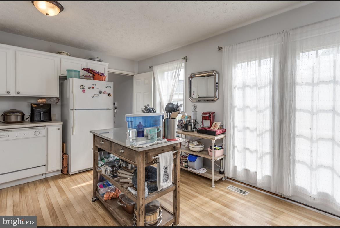 RIDGEFIELD - Residential