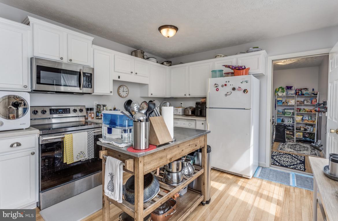 RIDGEFIELD - Residential