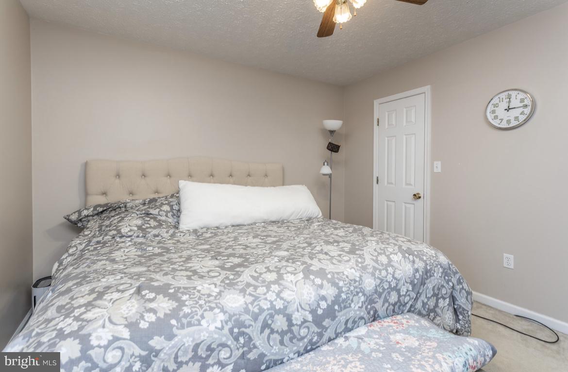 RIDGEFIELD - Residential