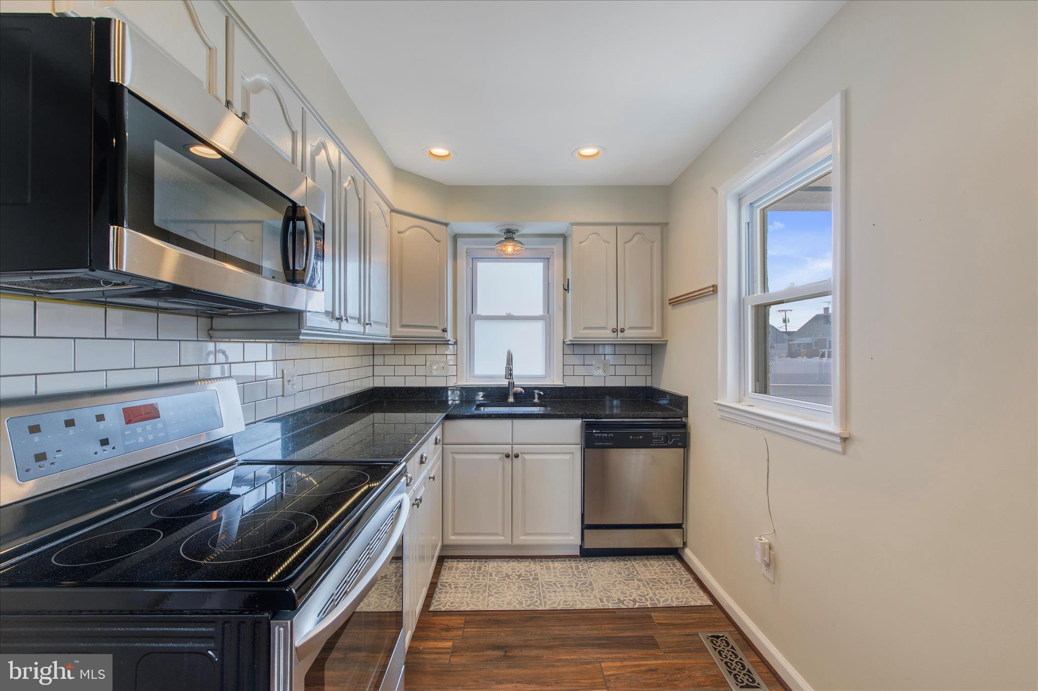 RIVERA BEACH - Residential