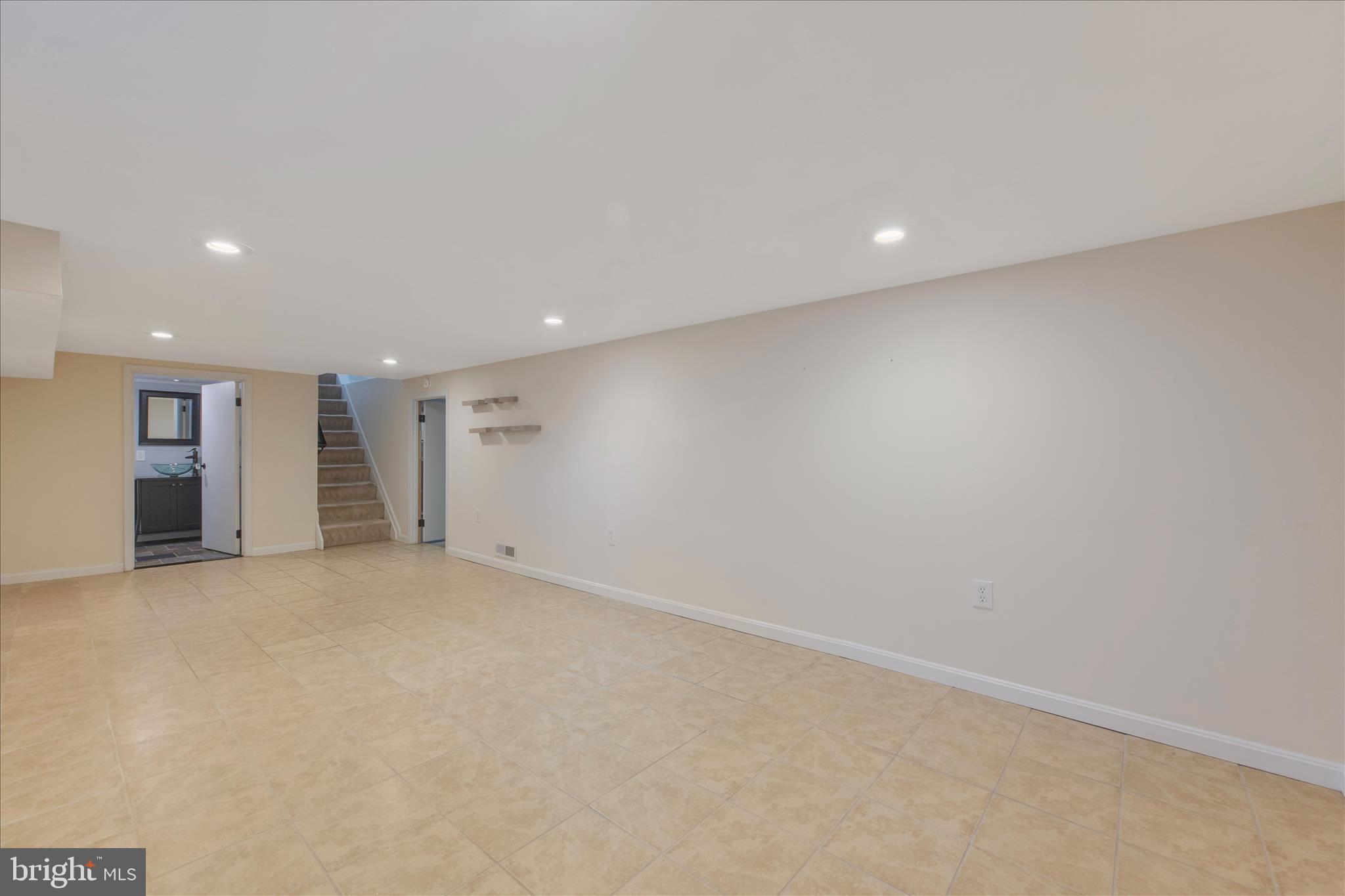 RIVERA BEACH - Residential