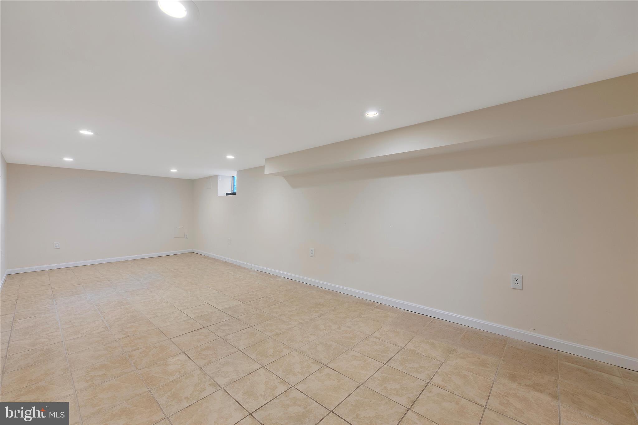 RIVERA BEACH - Residential