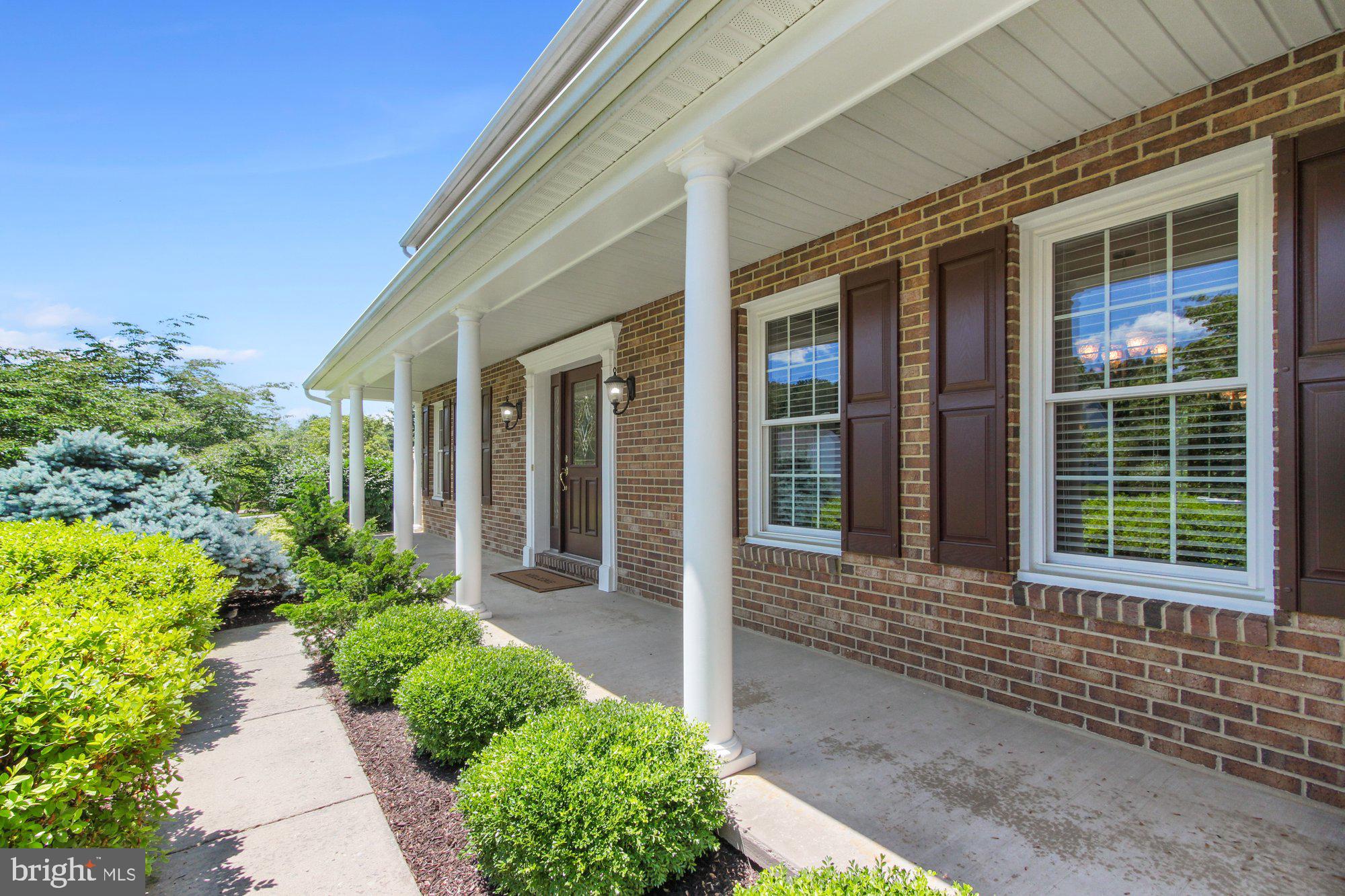 TUDOR MANOR - Residential