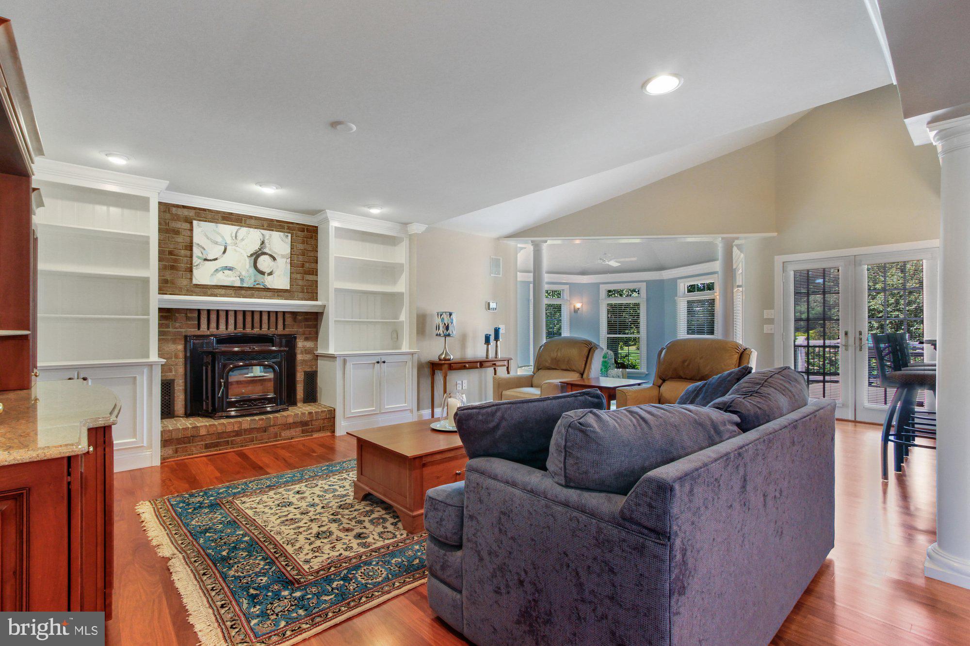 TUDOR MANOR - Residential