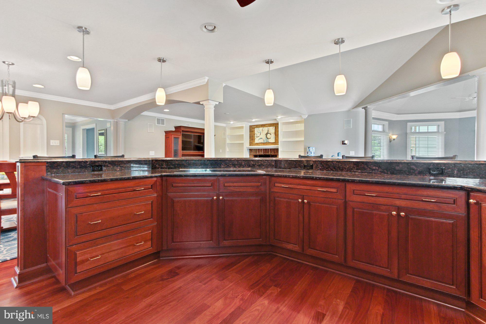 TUDOR MANOR - Residential