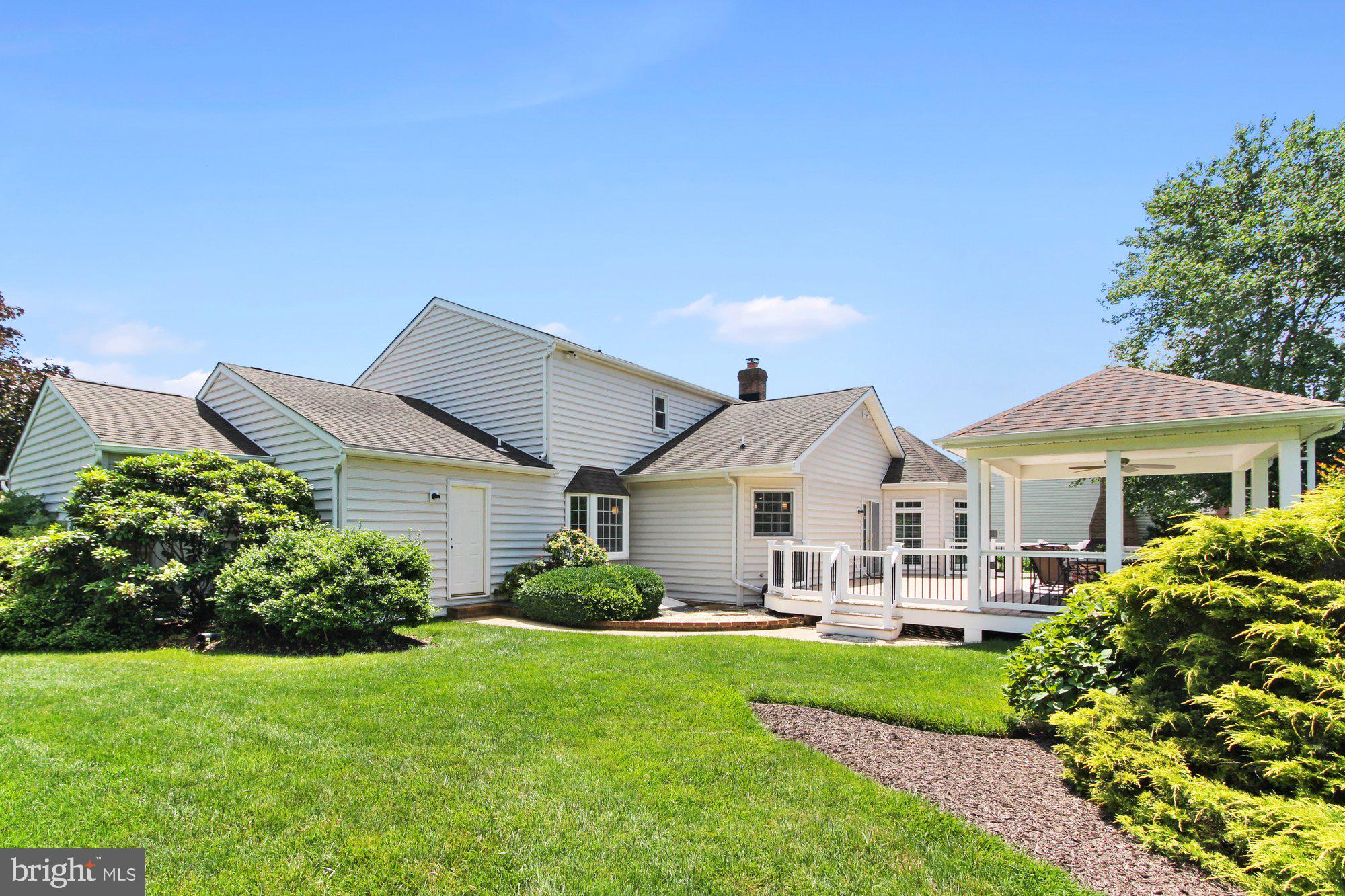 TUDOR MANOR - Residential