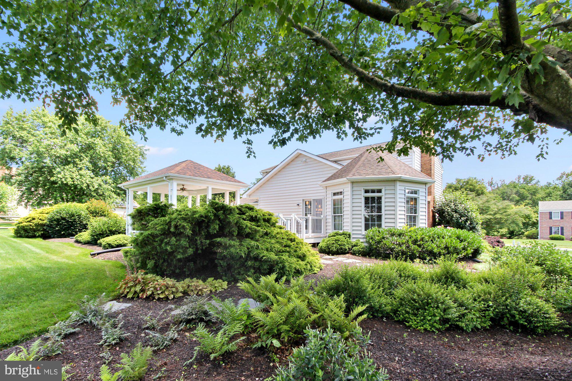 TUDOR MANOR - Residential