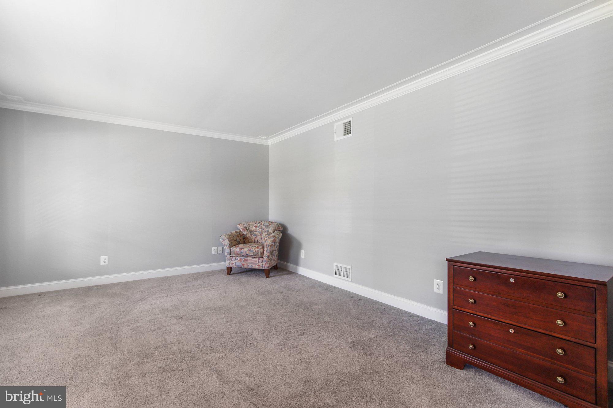 TUDOR MANOR - Residential