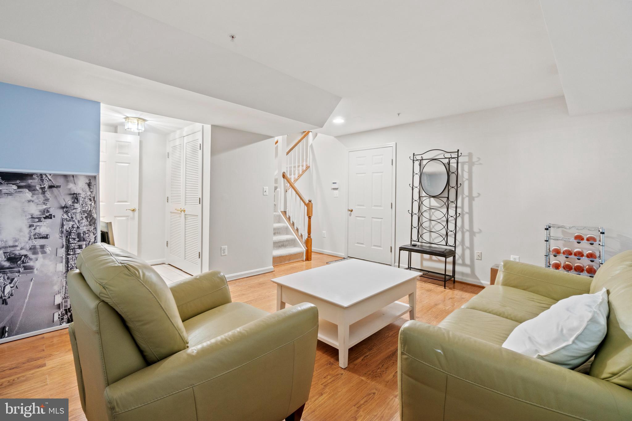 COURTS OF BALLSTON - Residential Lease