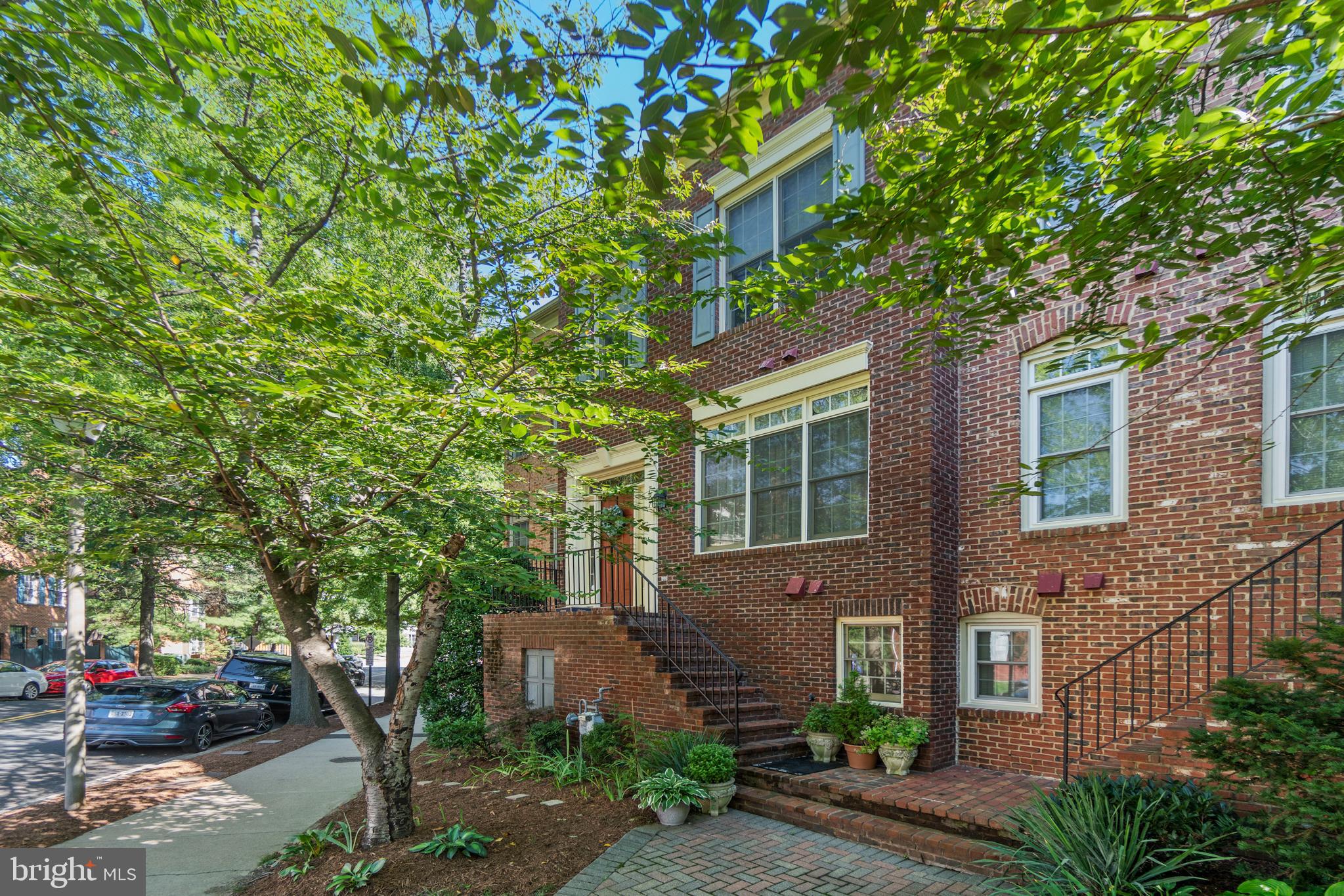 727 N VERMONT STREET