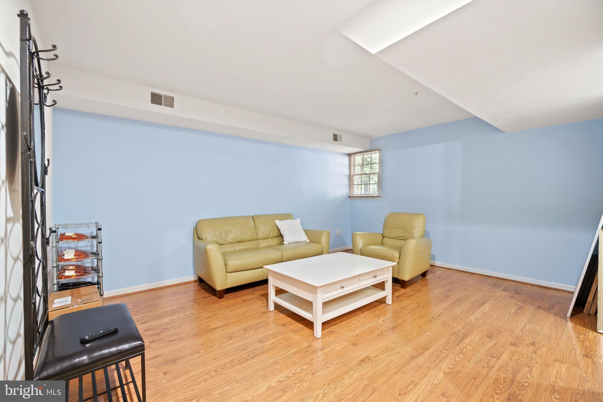 COURTS OF BALLSTON - Residential Lease