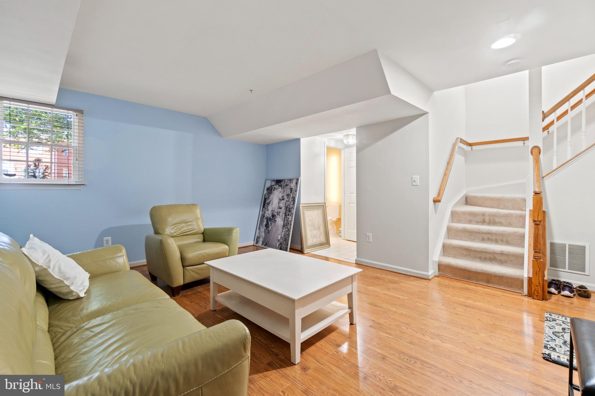 COURTS OF BALLSTON - Residential Lease