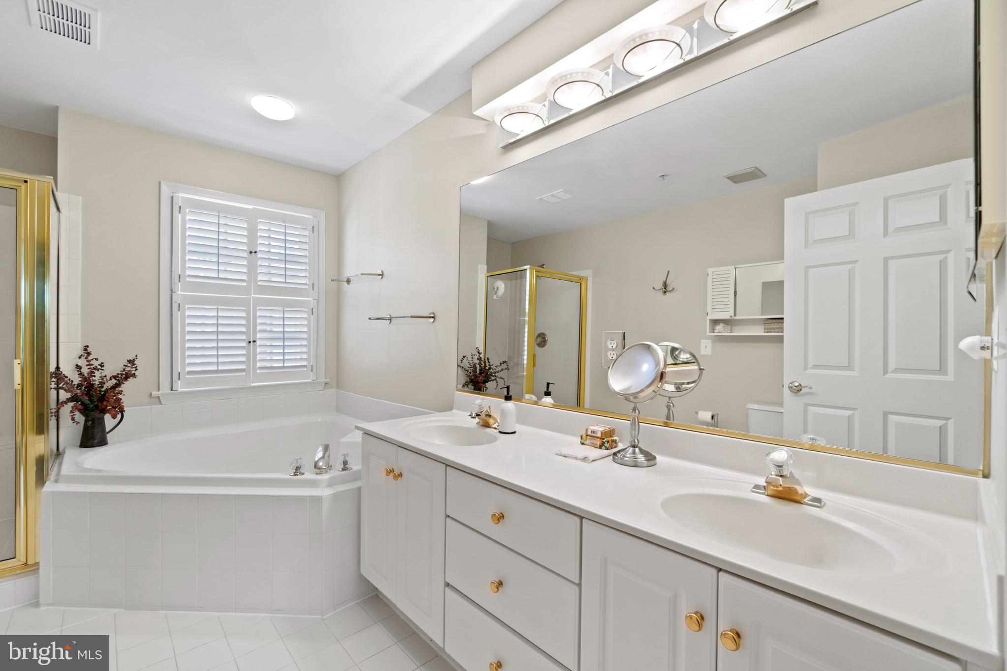 COURTS OF BALLSTON - Residential Lease