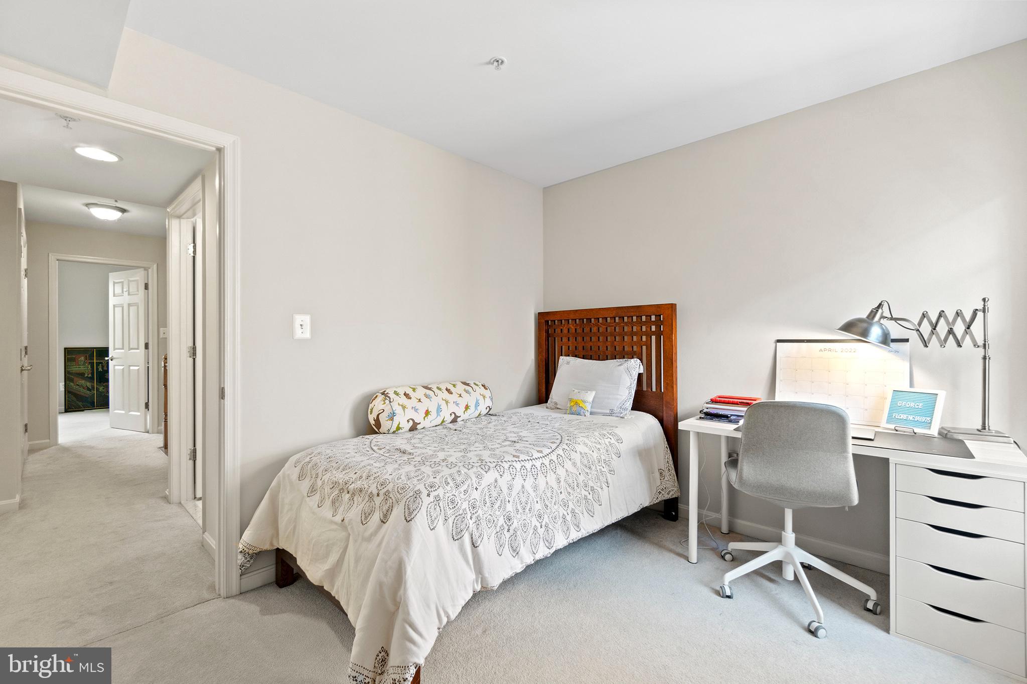 COURTS OF BALLSTON - Residential Lease