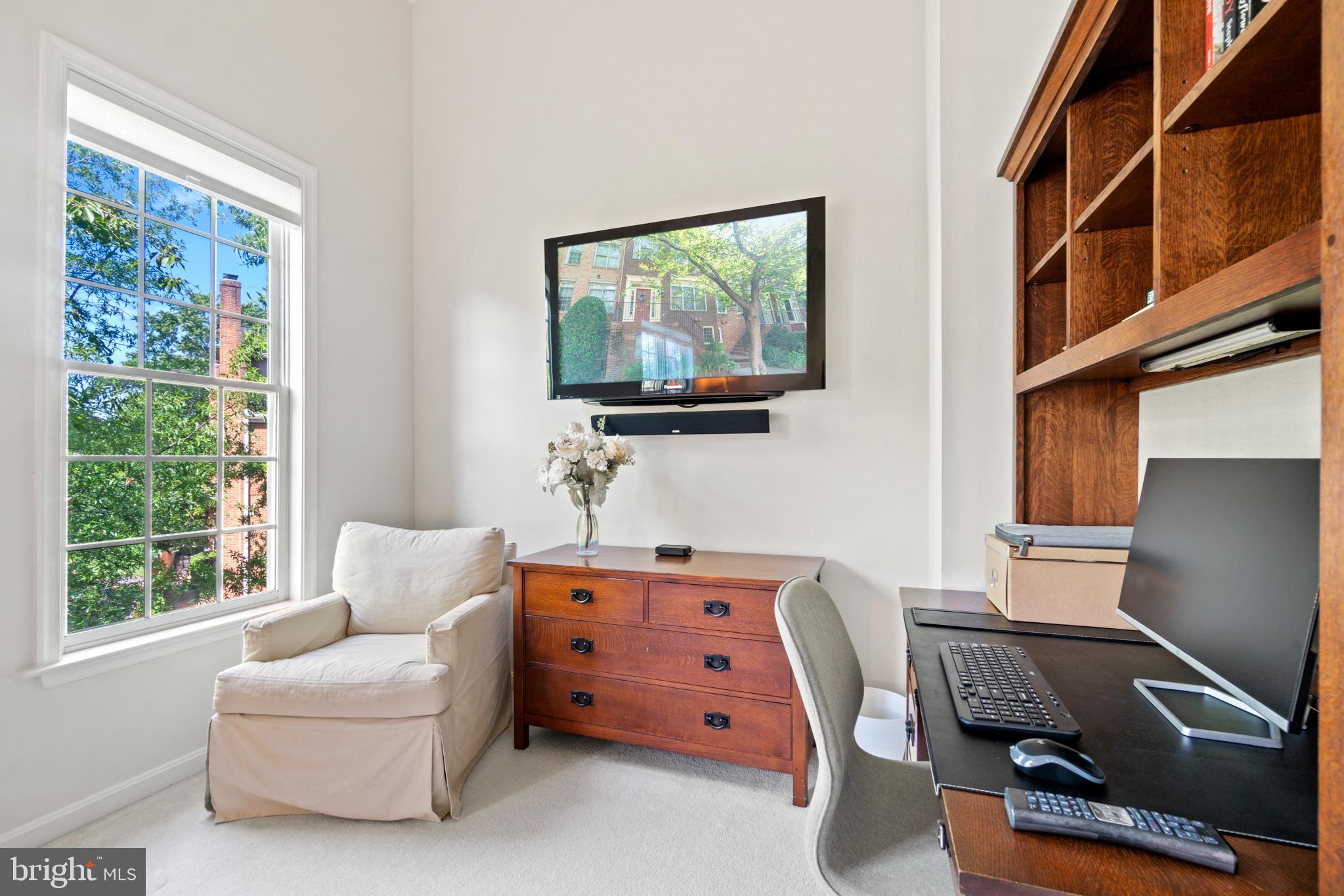 COURTS OF BALLSTON - Residential Lease