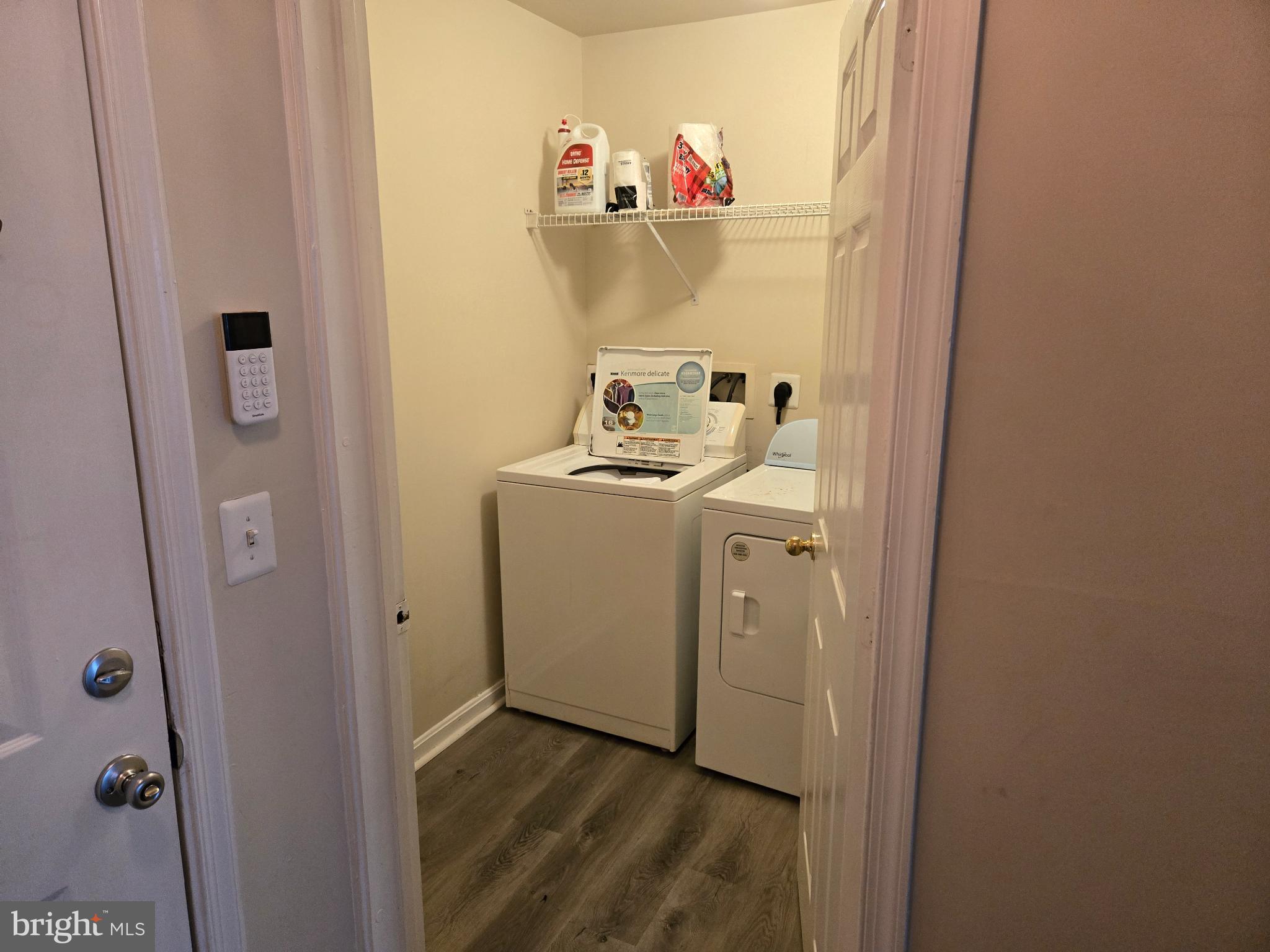 WOODLAND LAKE CONDO - Residential Lease