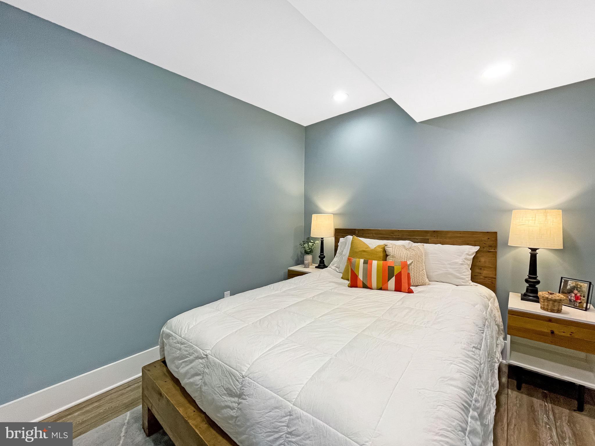 GARDEN CITY - Residential