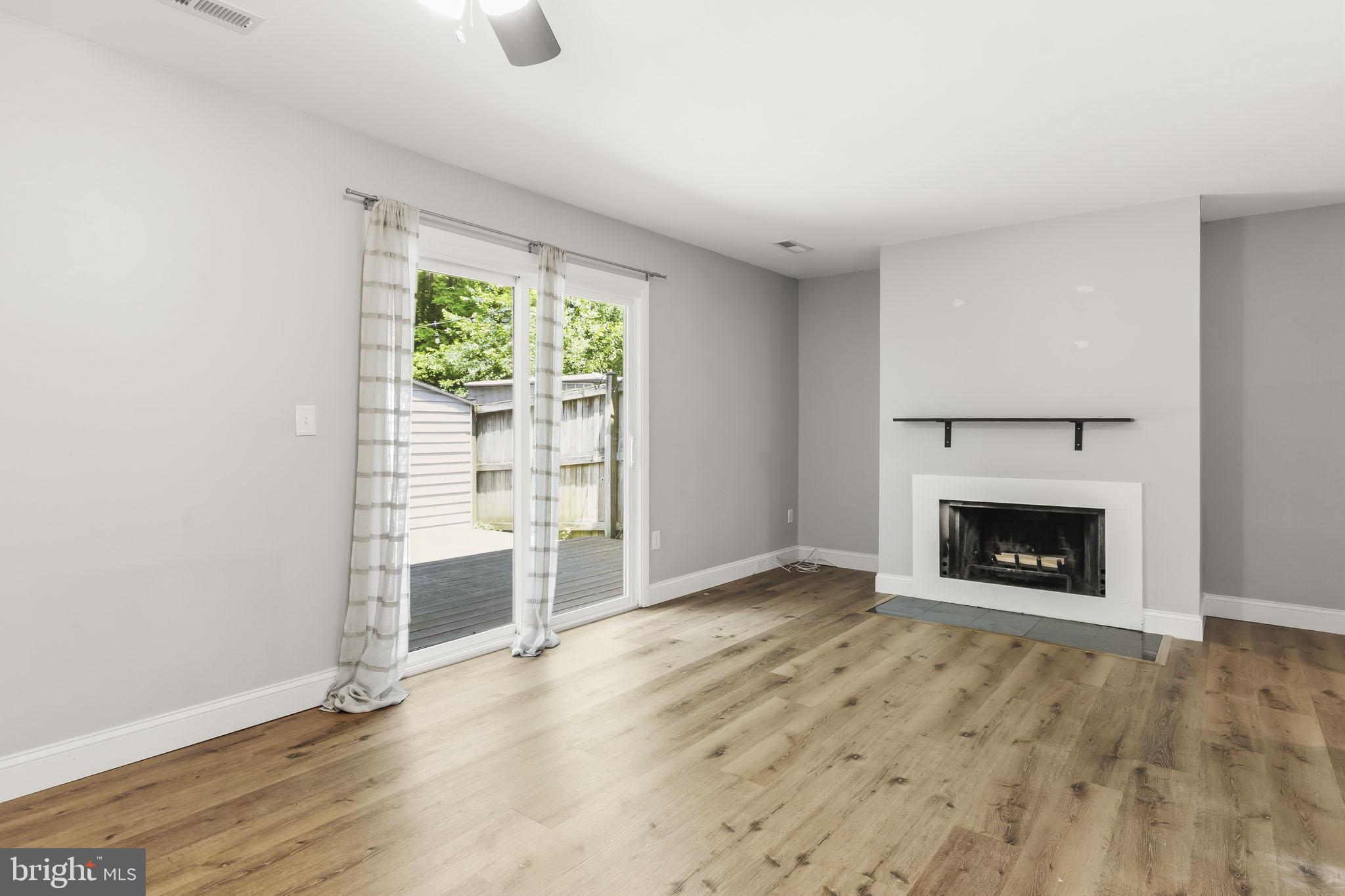 1418 FOXWOOD COURT