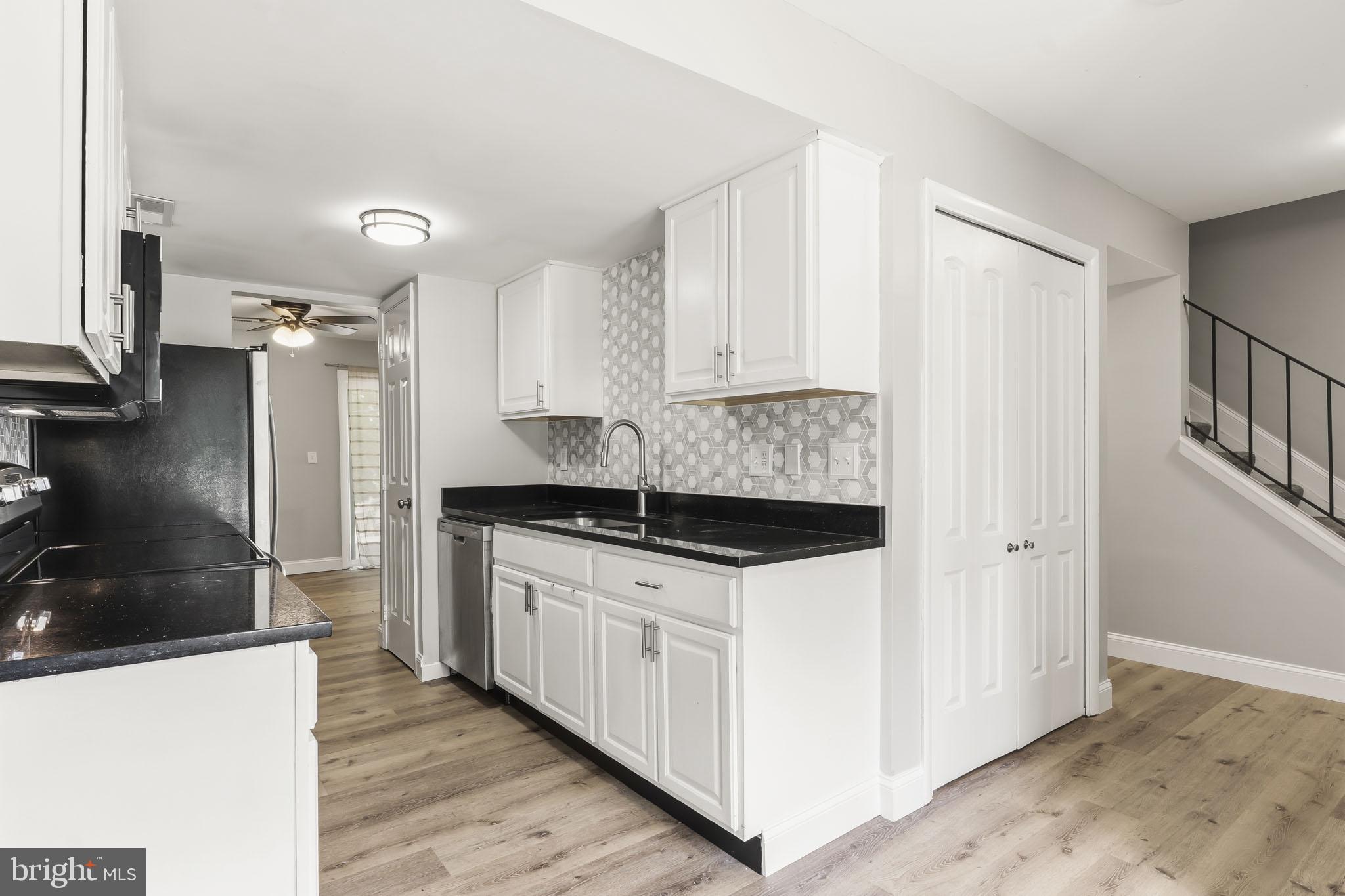 1418 FOXWOOD COURT