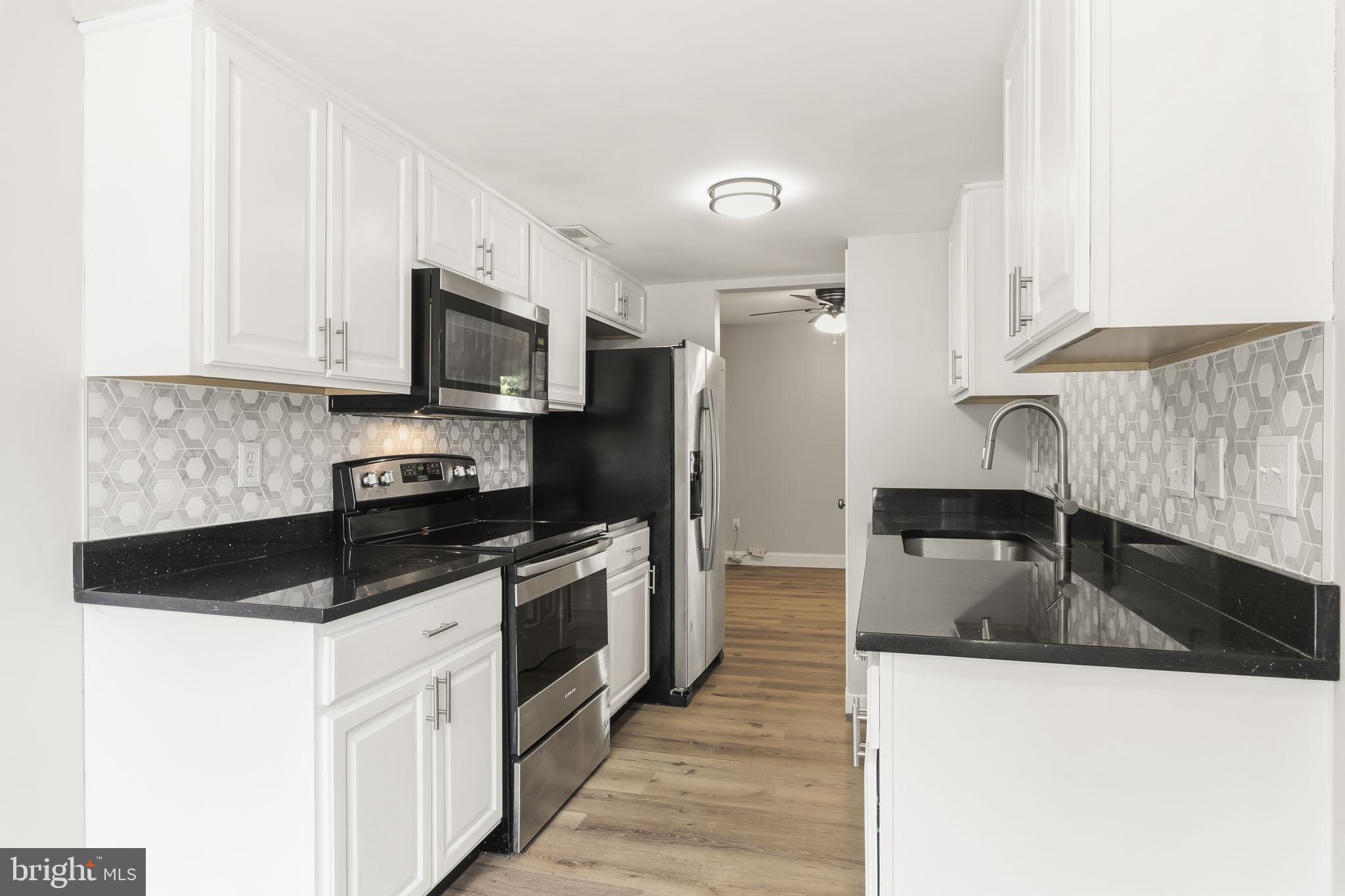 1418 FOXWOOD COURT
