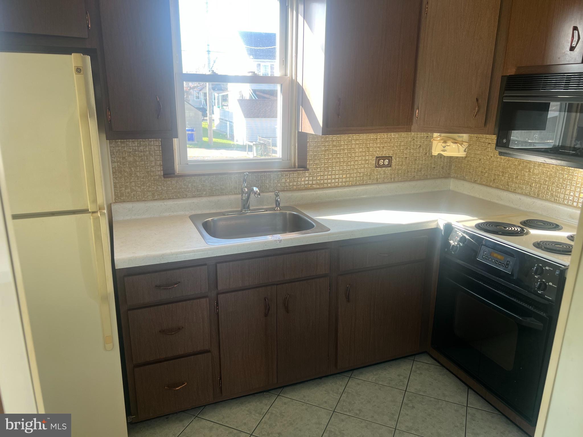 CEDAR CREST - Residential