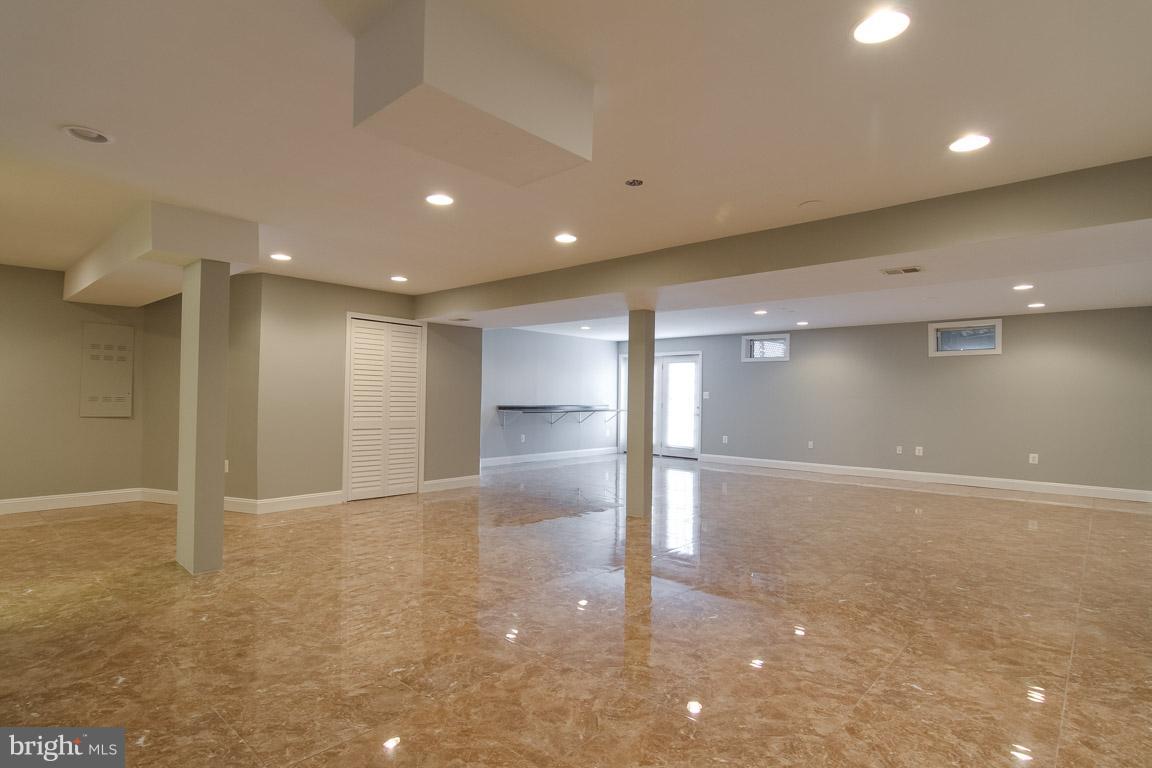 PORT POTOMAC - Residential