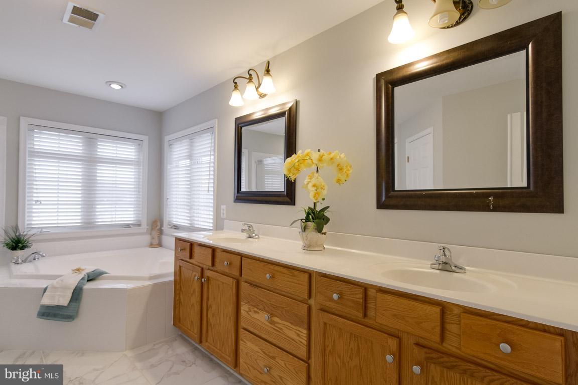 PORT POTOMAC - Residential