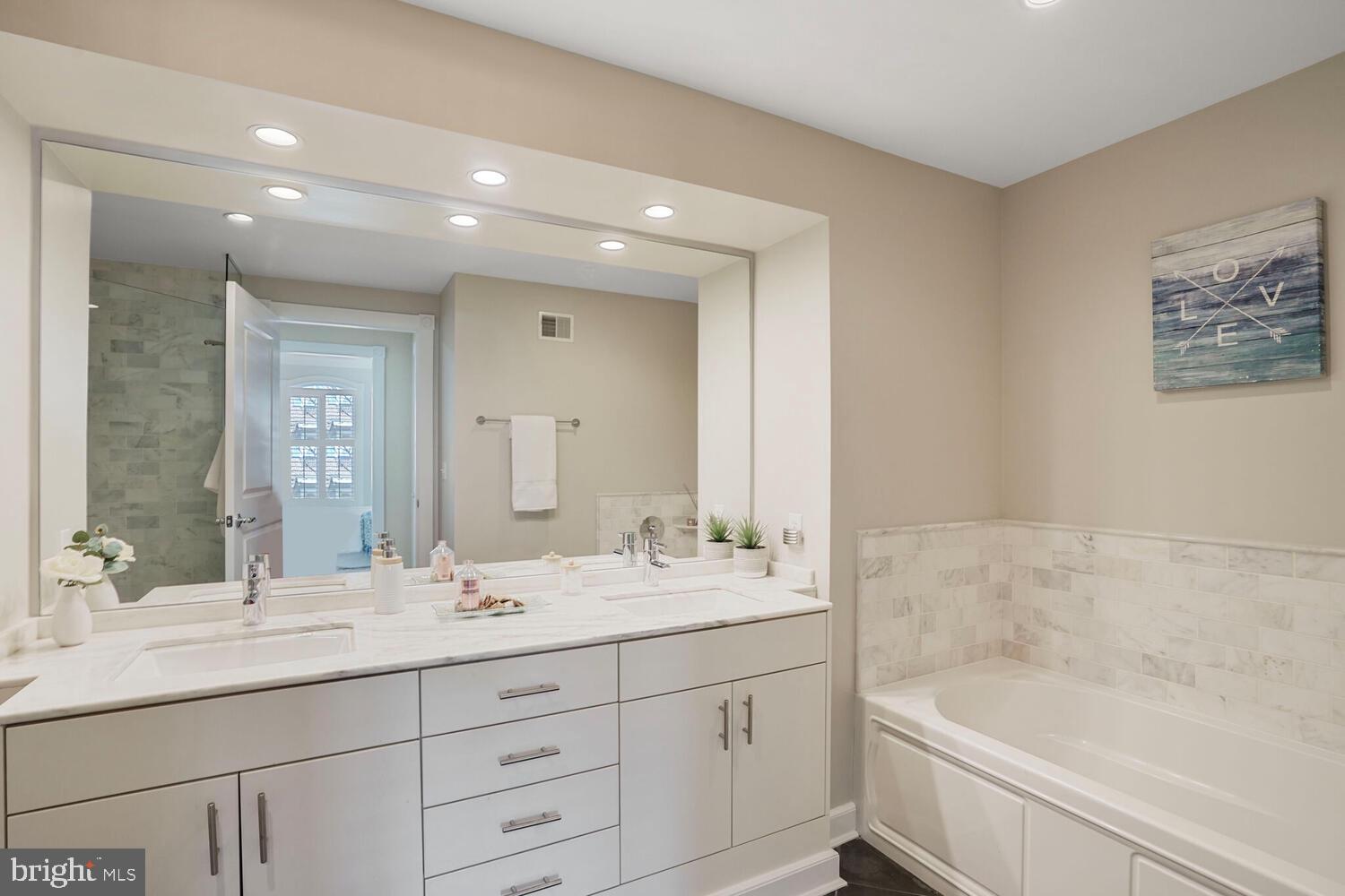 OLD TOWN ALEXANDRIA - Residential