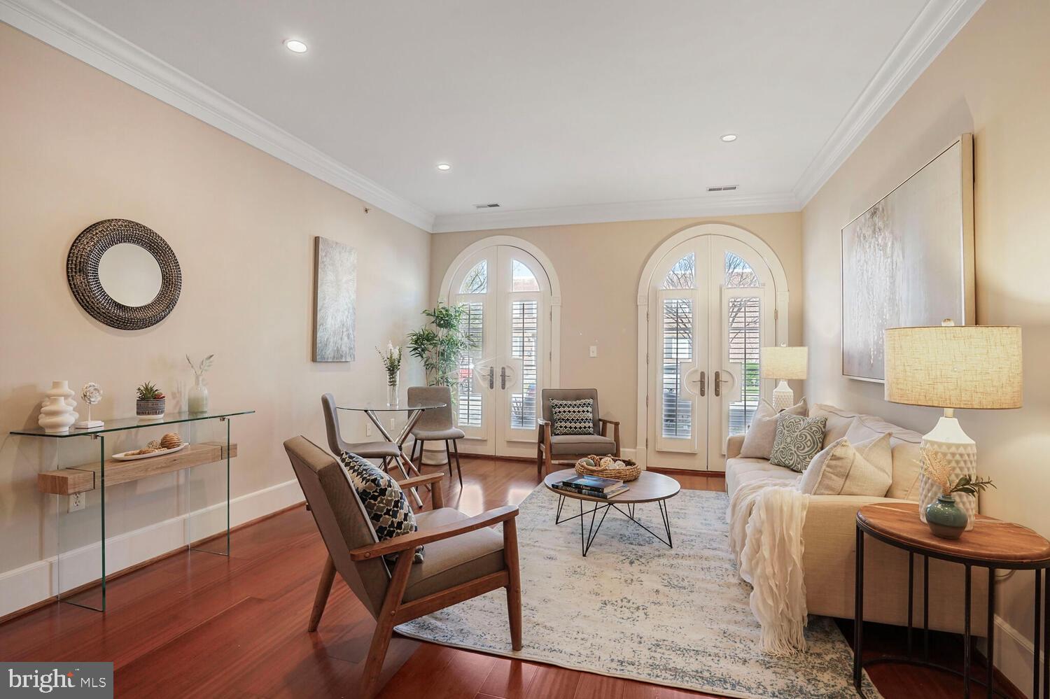 OLD TOWN ALEXANDRIA - Residential