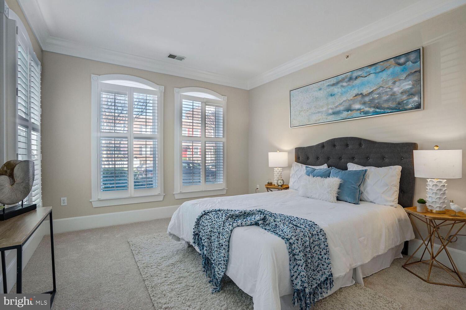 OLD TOWN ALEXANDRIA - Residential