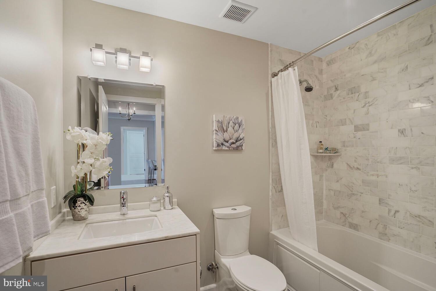 OLD TOWN ALEXANDRIA - Residential