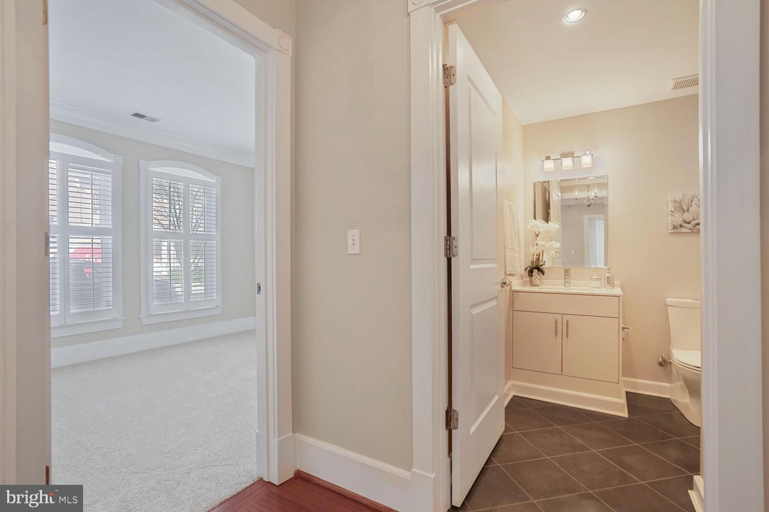 OLD TOWN ALEXANDRIA - Residential