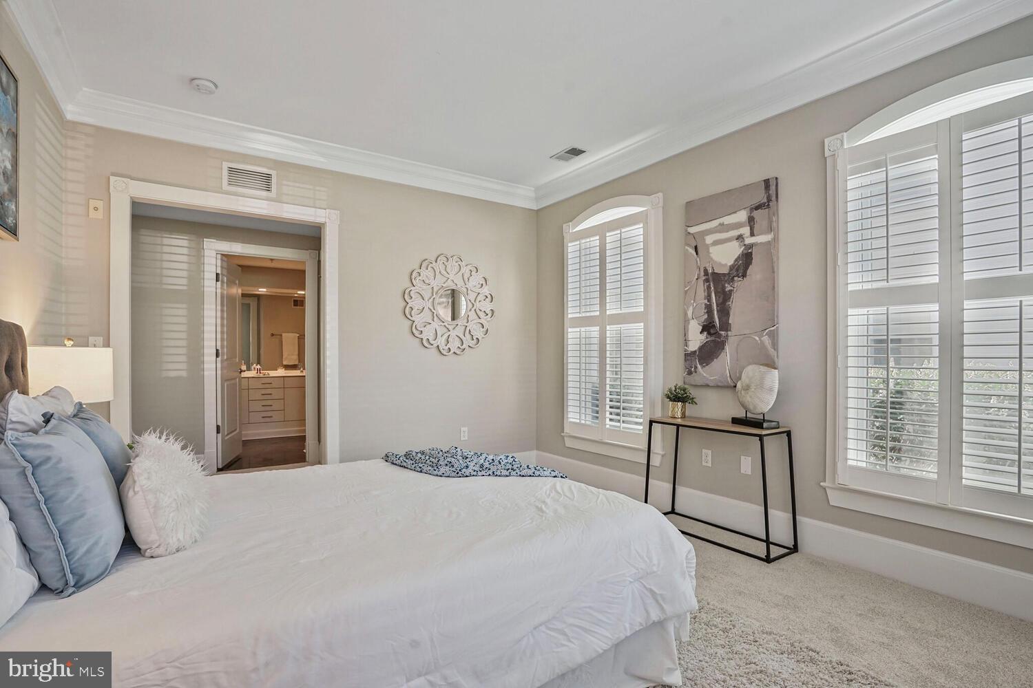 OLD TOWN ALEXANDRIA - Residential