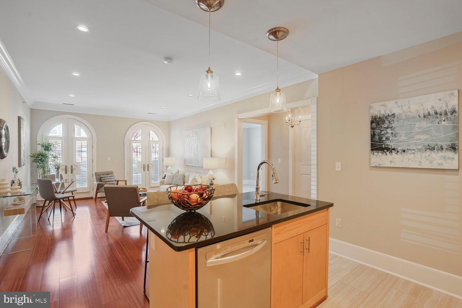 OLD TOWN ALEXANDRIA - Residential