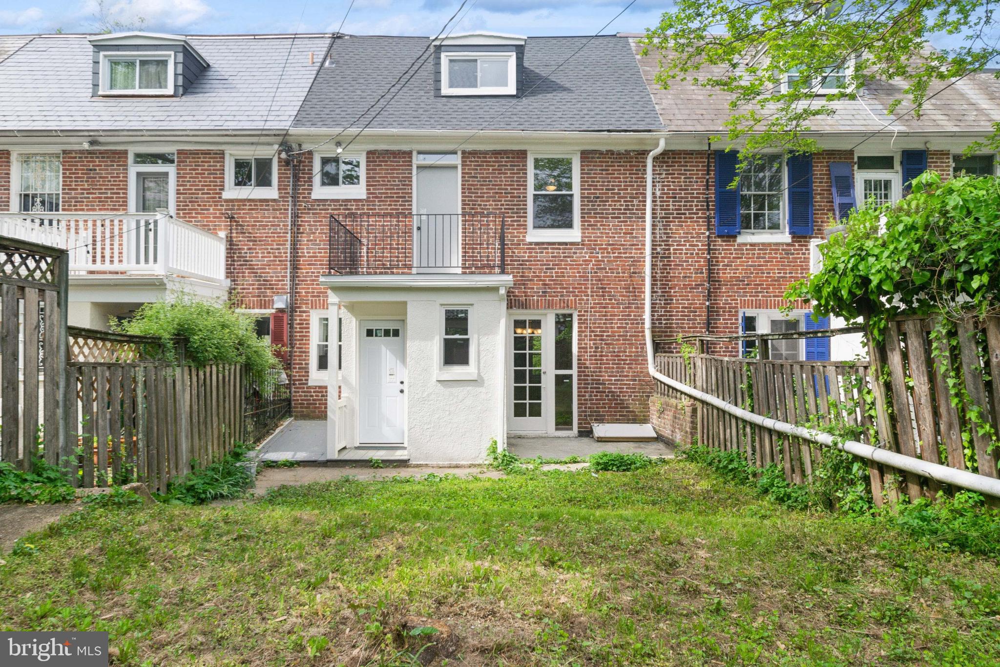 OAKENSHAWE - Residential