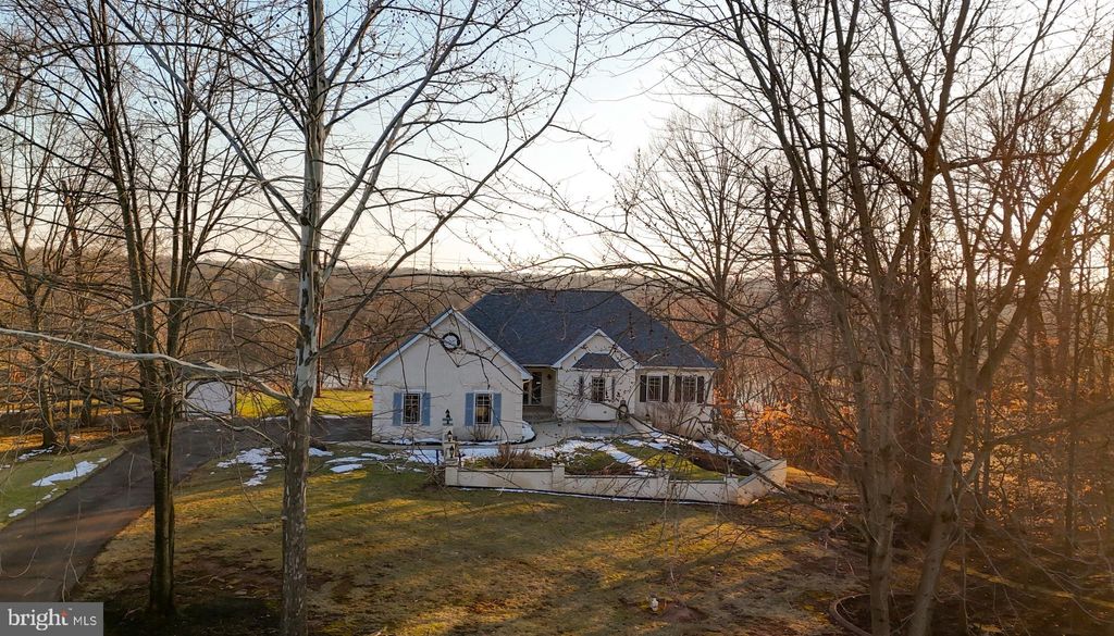 Photo of 102 Waterview Dr, EAGLEVILLE, PA 19403 (MLS # PAMC2169458)