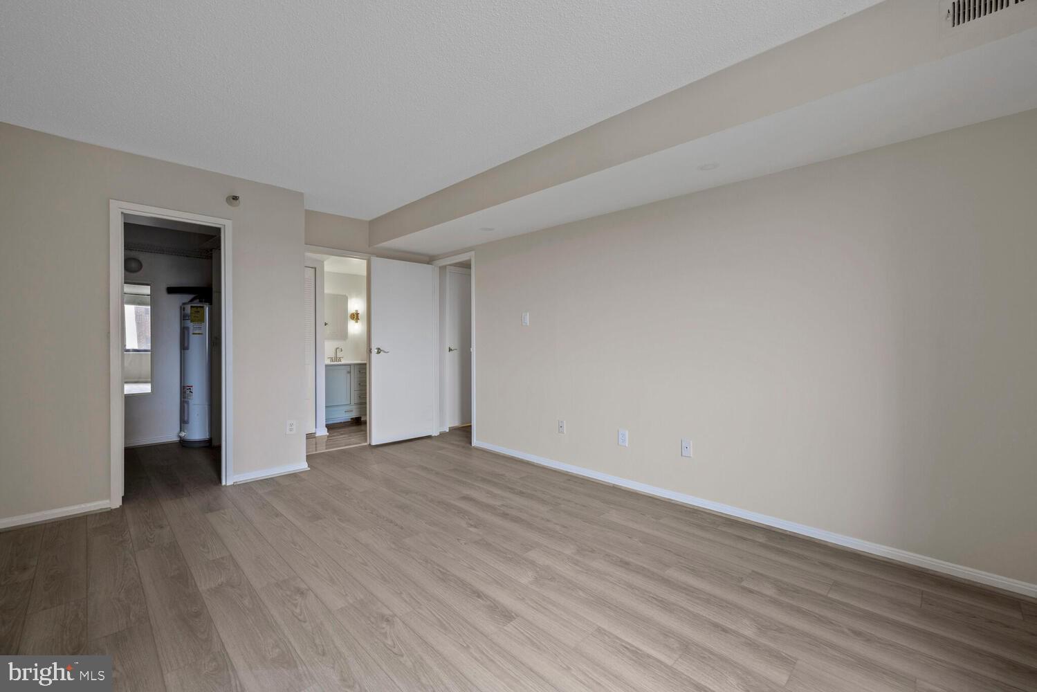 CHELSEA TOWERS - Residential