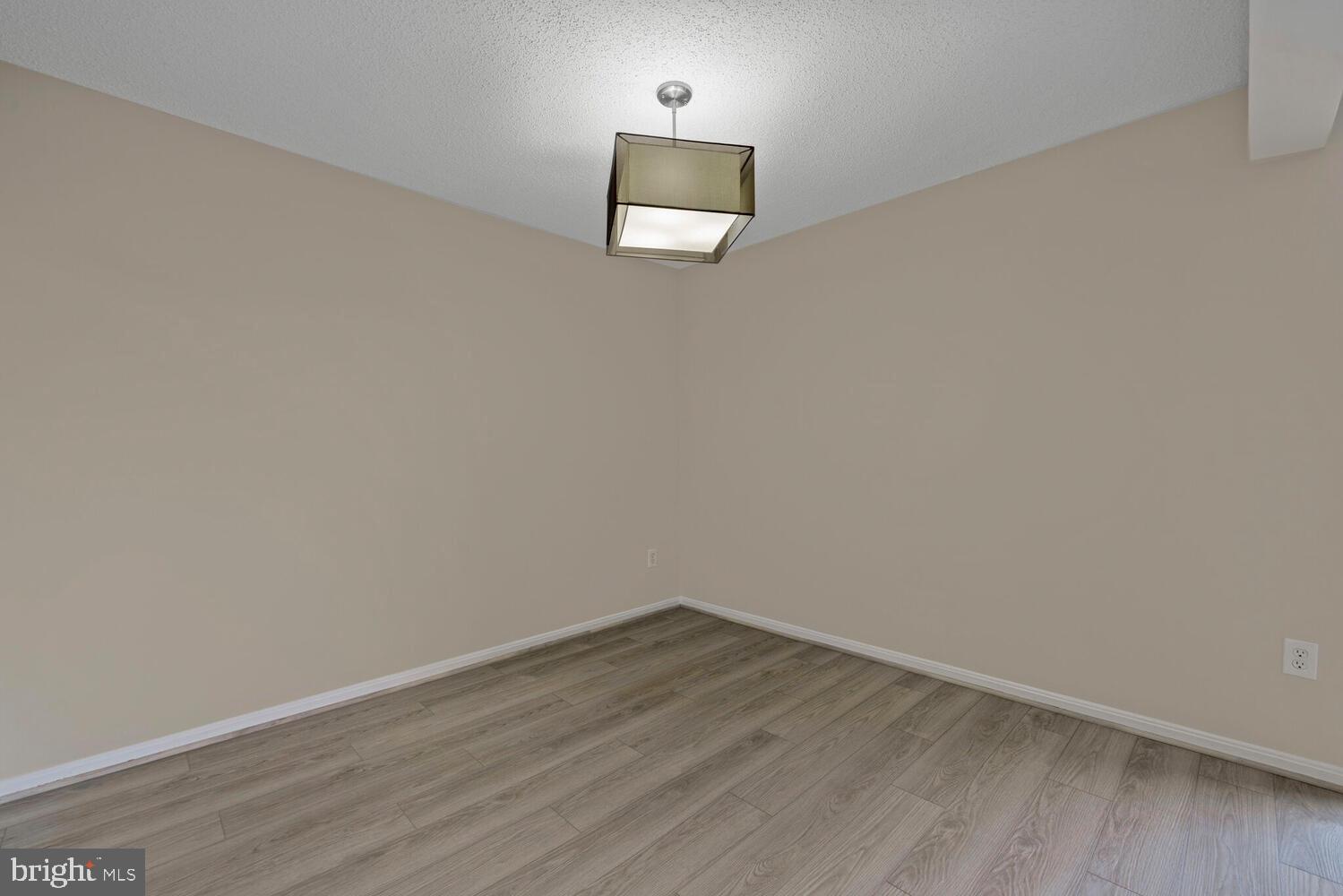 CHELSEA TOWERS - Residential