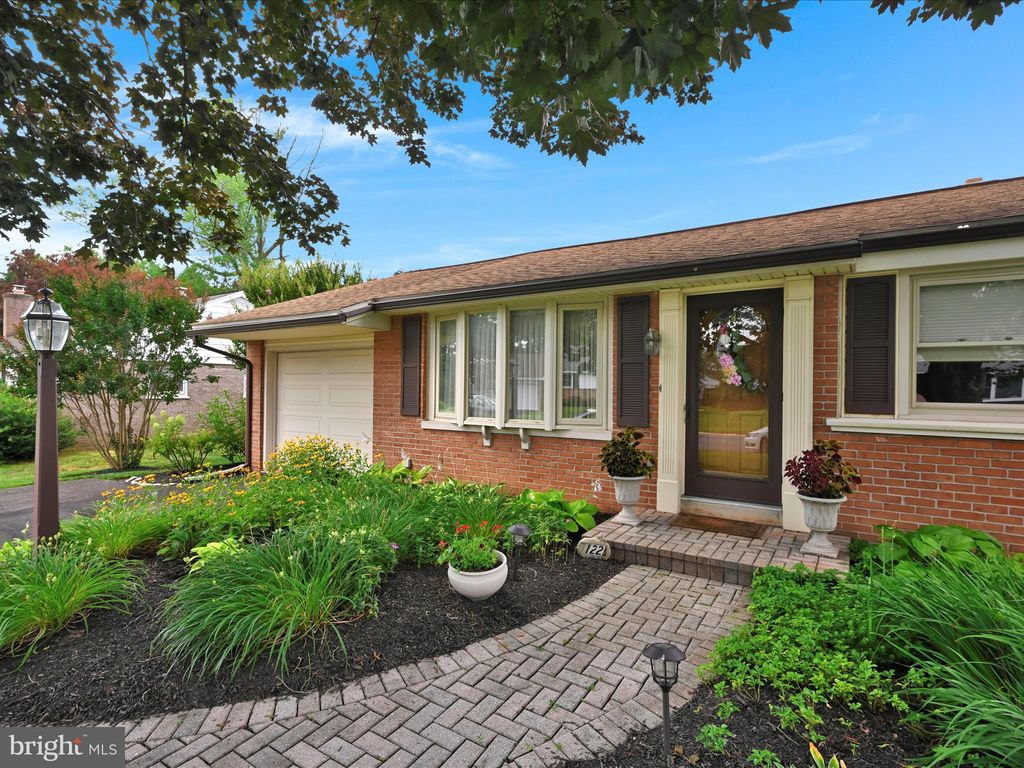 Photo of 122 Shannon Drive, LANCASTER, PA 17603 (MLS # PALA2076500)