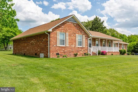113 Kendallwood Drive, Fredericksburg, VA MLS: VAST2039138