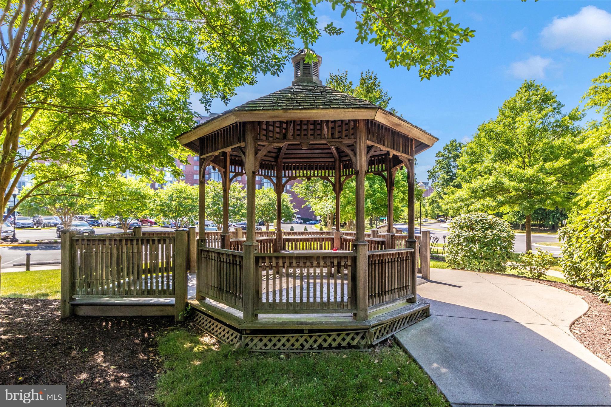 OVERLOOK AT LEISURE WORLD - Residential