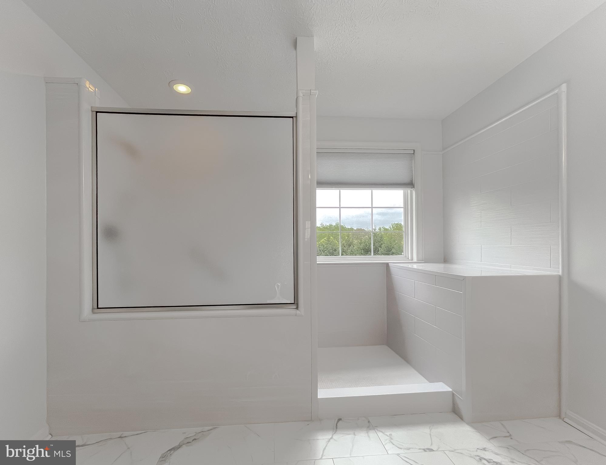 LYNNDALE ESTATES - Residential