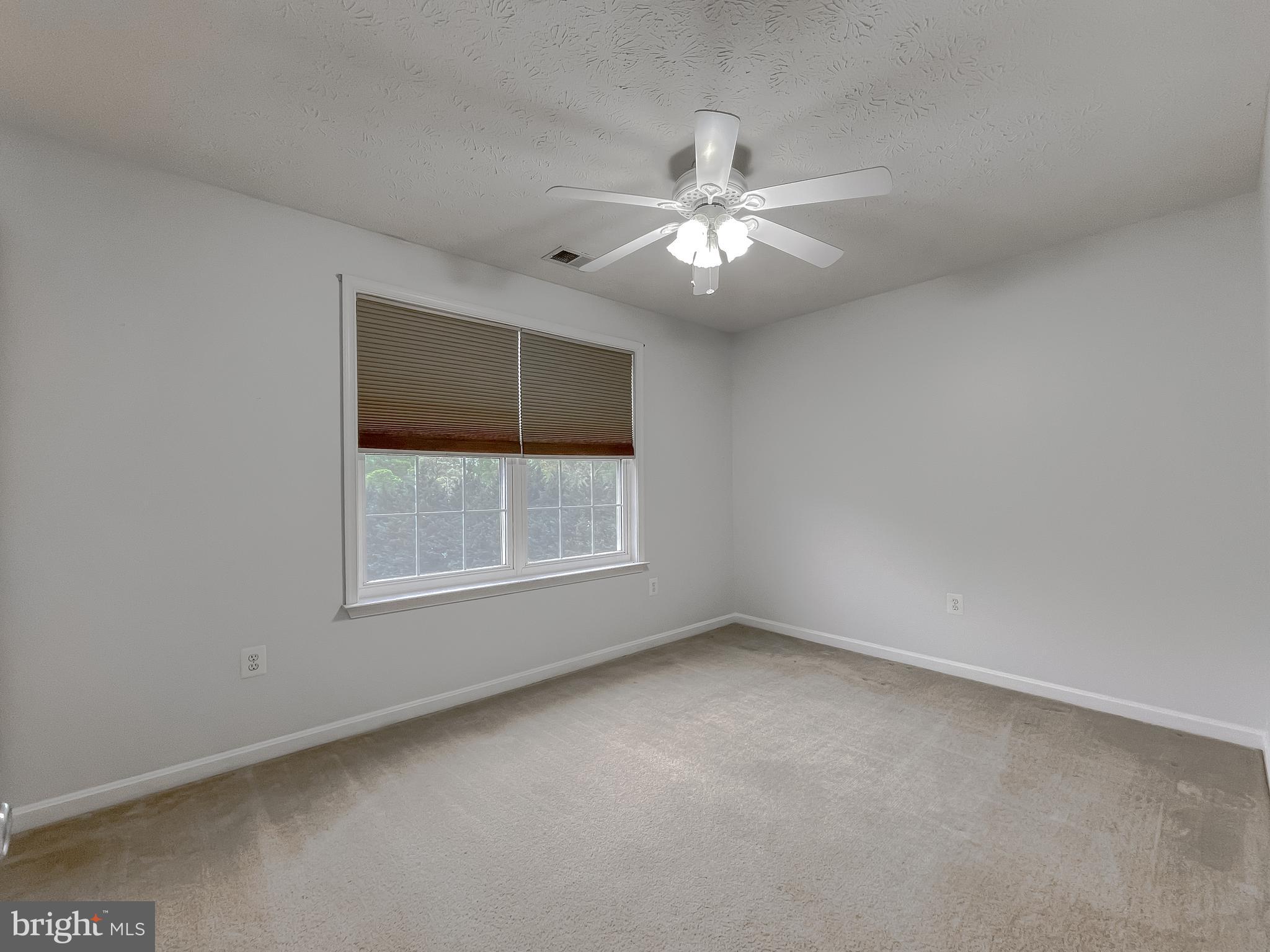 LYNNDALE ESTATES - Residential