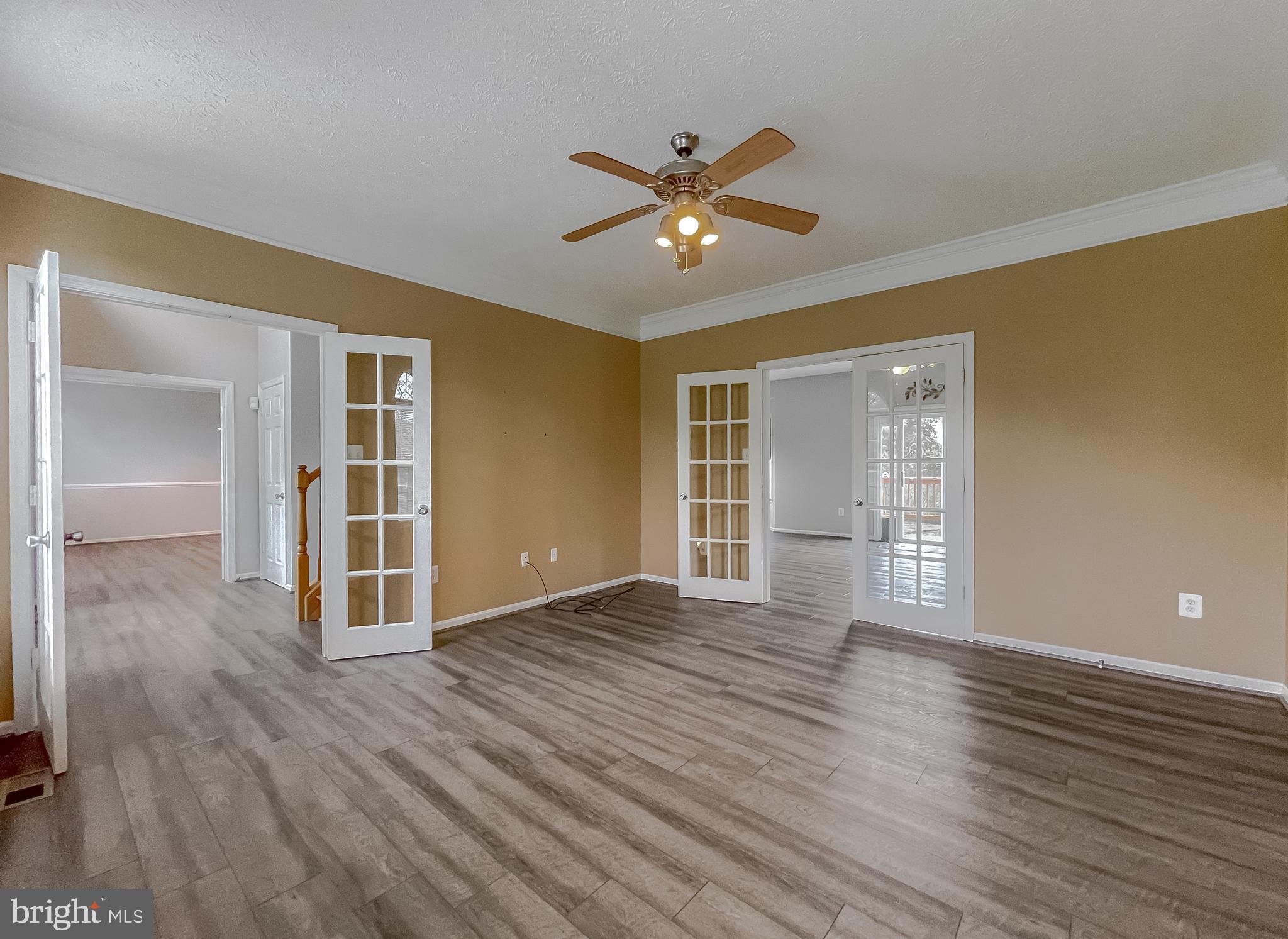 LYNNDALE ESTATES - Residential