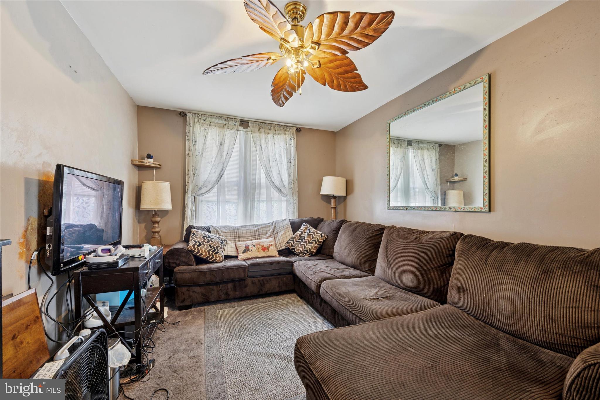17 W MAGNOLIA AVENUE